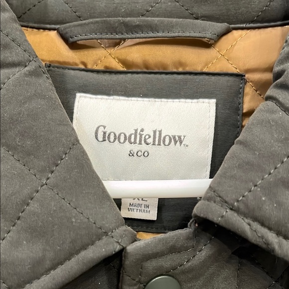 Army Green Quilted Jacket - Picture 4 of 9